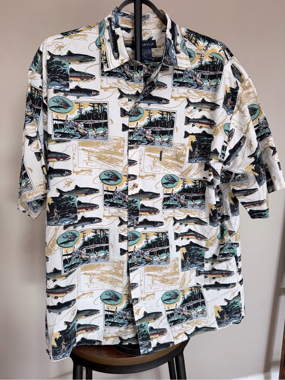 Sportif Men's Fish Print Short Sleeve Button-Up Shirt in size XL